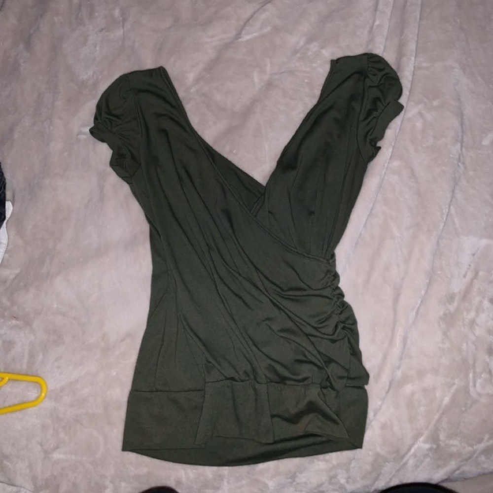v neck green shirt